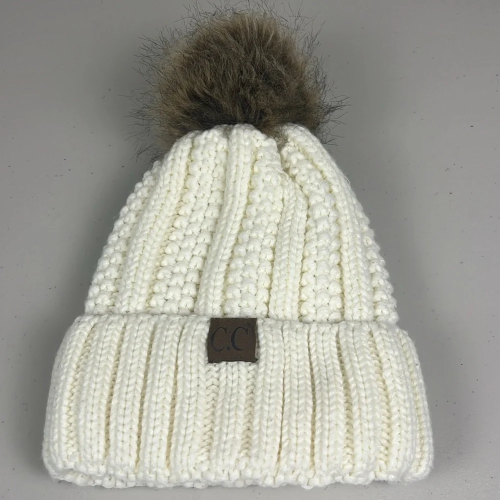 CC YJ820 beanie pom-pom‎ braided cable knit beanie fold-over detail EUC